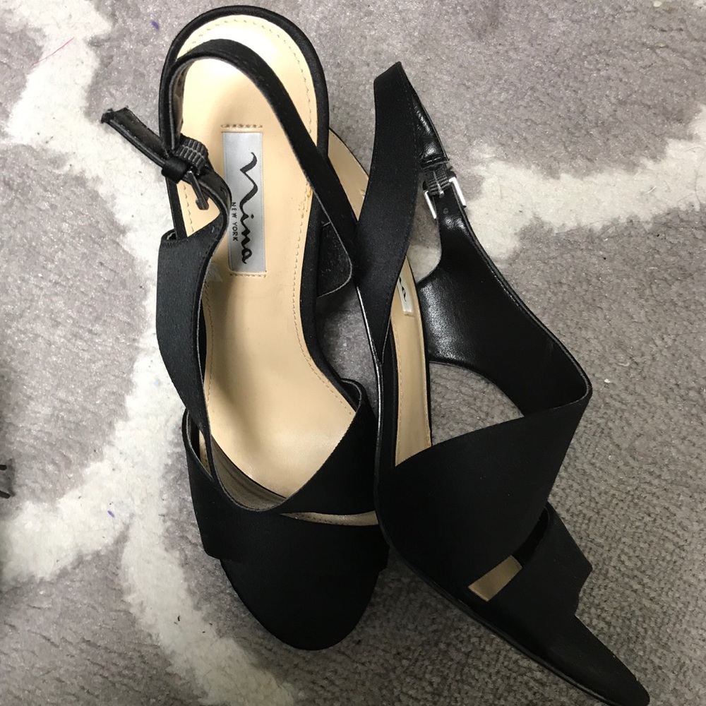 Nina strapped, black heels